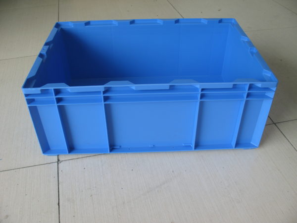 sale on storage totes