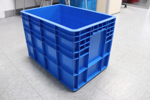 stacking containers with lids